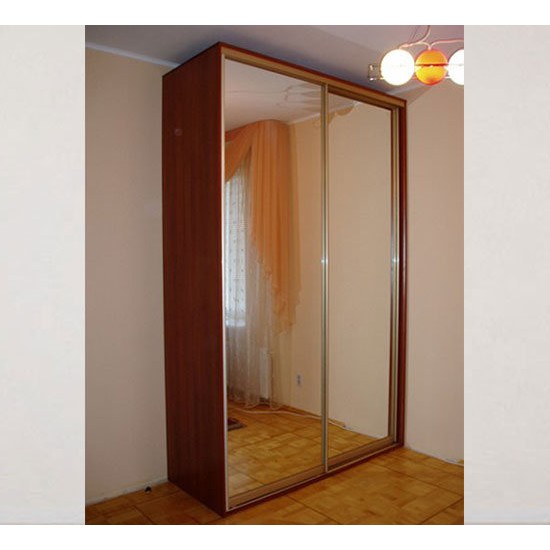 Встроенный шкаф-купе в спальню со стеклом
